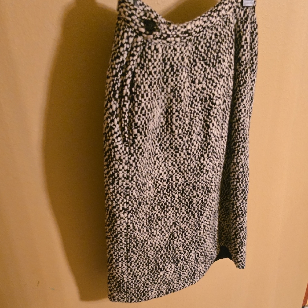 RARE VINTAGE Elegant Black and White Women's Skirt